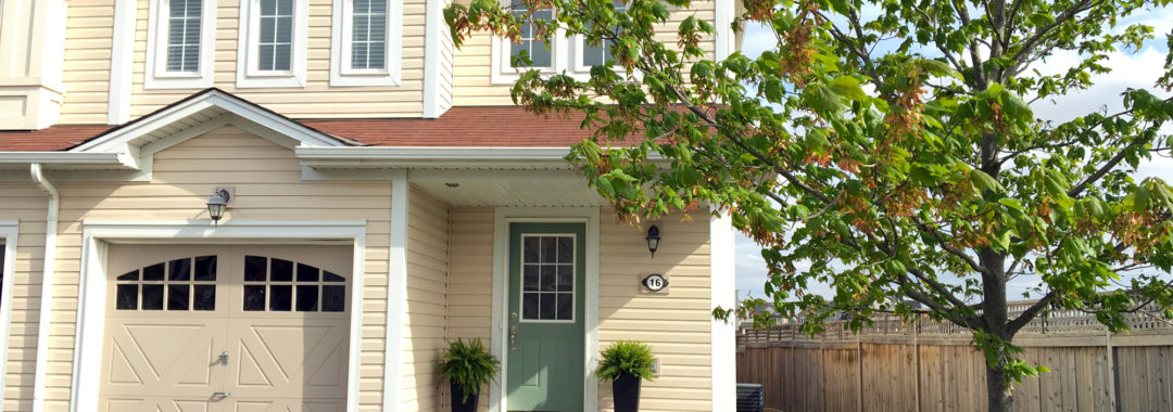 16 Duncan Ave, Wyndfield, Brantford, Ontario - Front View