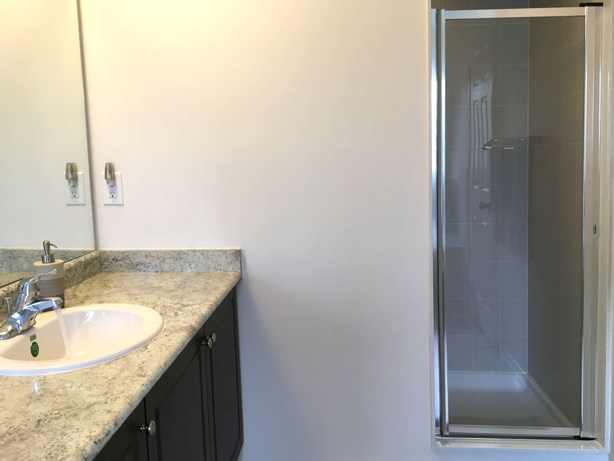 135 English Lane, Wyndfield, Brantford, Ontario - Ensuite Master Bathroom