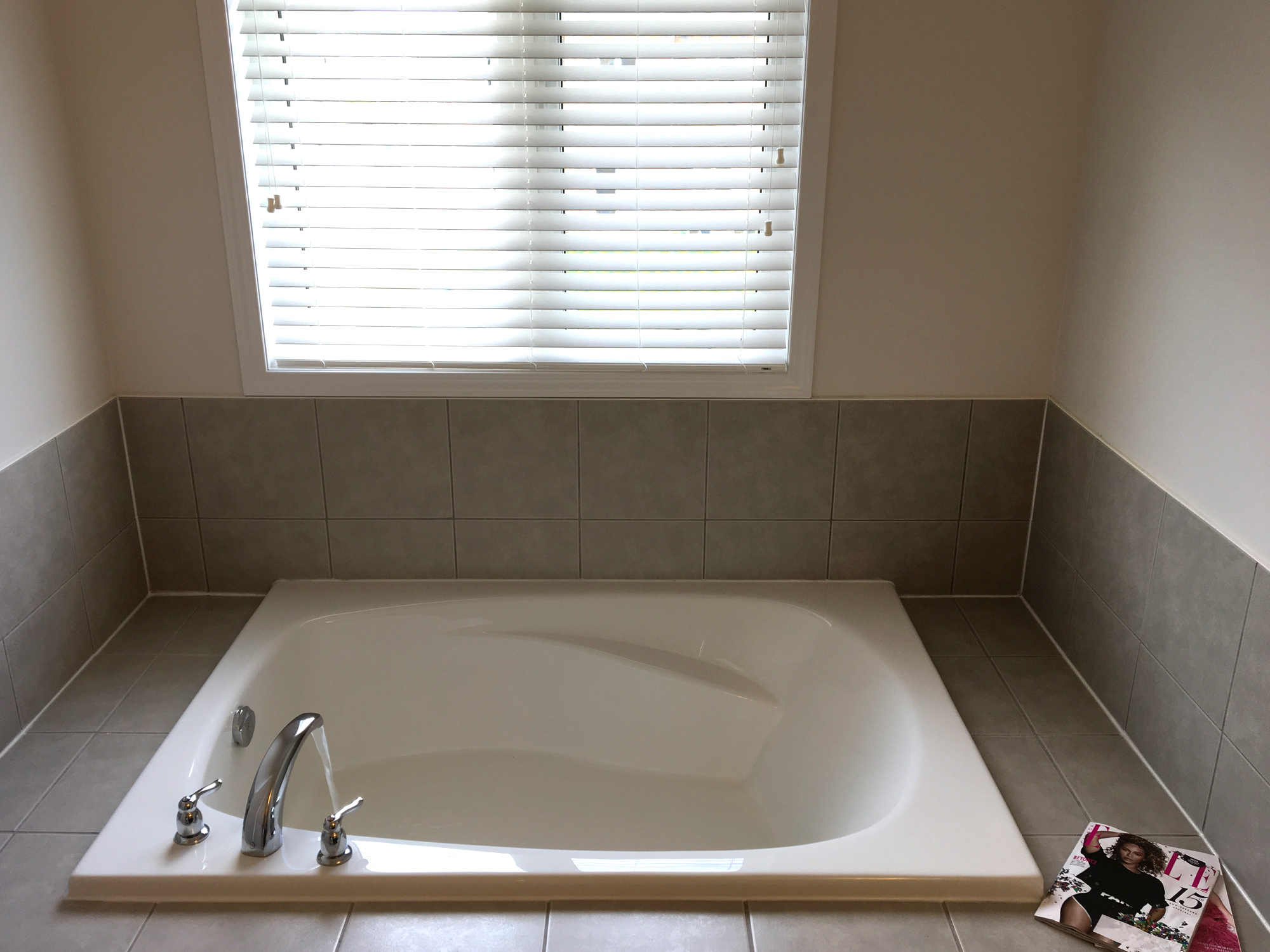 135 English Lane, Wyndfield, Brantford, Ontario - Ensuite Soaker Tub