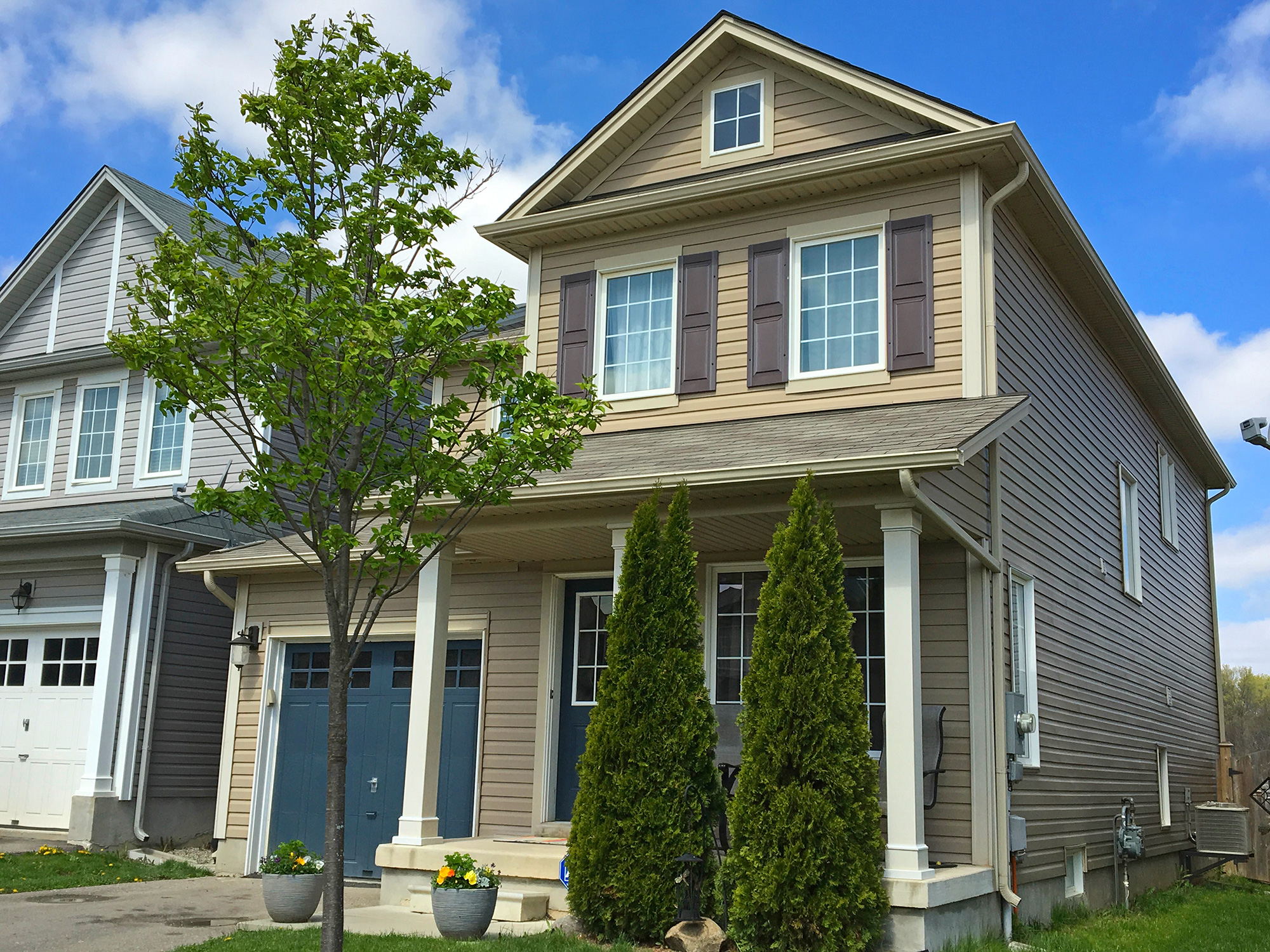 8 Mercer Avenue in Wyndfield, Brantford, Ontario - Front