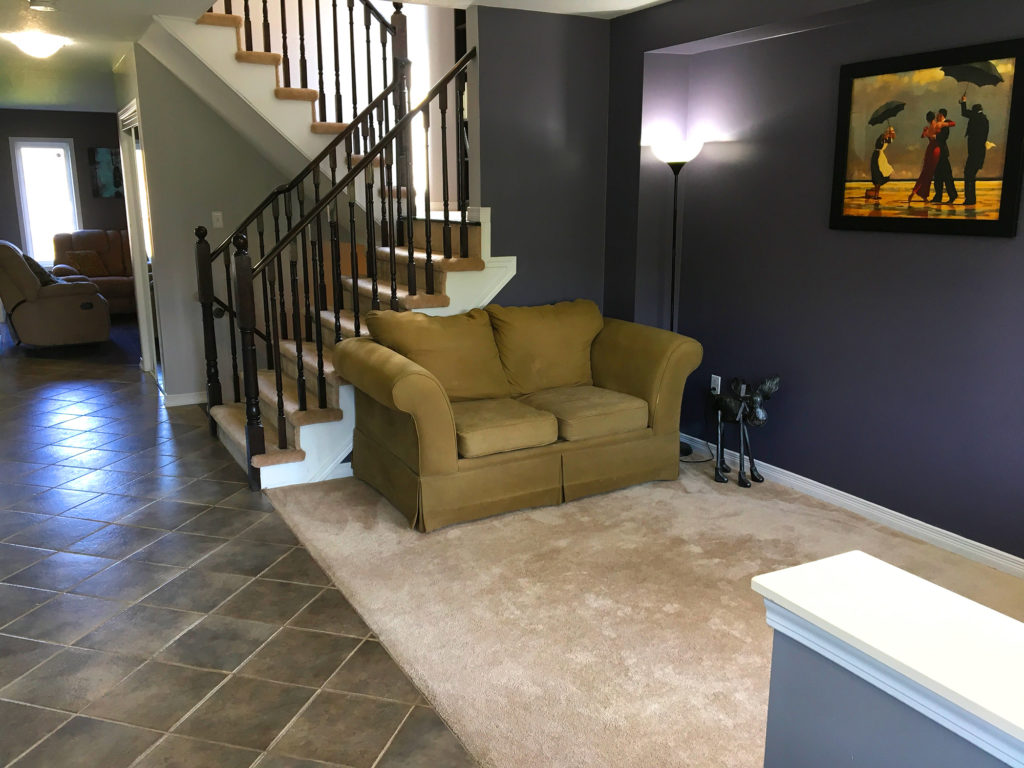 8 Mercer Avenue in Wyndfield, Brantford, Ontario - Living Room