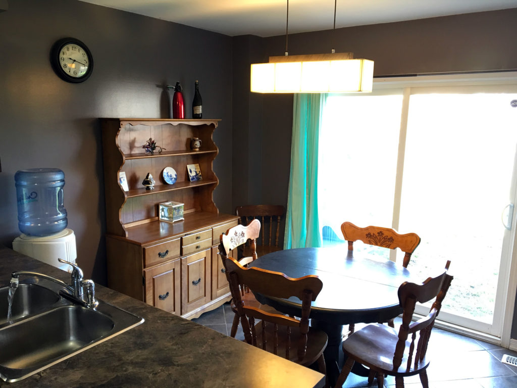 8 Mercer Avenue in Wyndfield, Brantford, Ontario - Breakfast Room