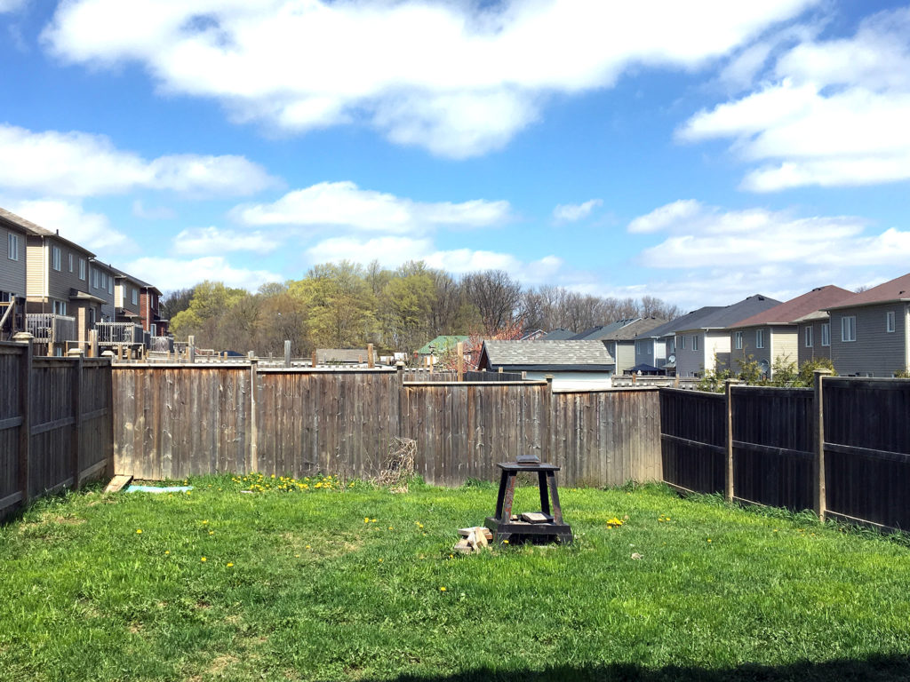 8 Mercer Avenue in Wyndfield, Brantford, Ontario - Fenced Backyard