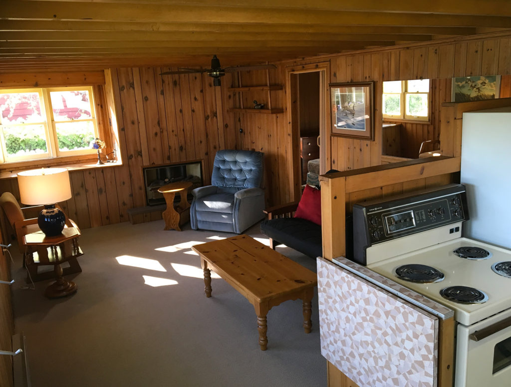 33 Walter Street, Turkey Point, Ontario. Cottage - Entrance View