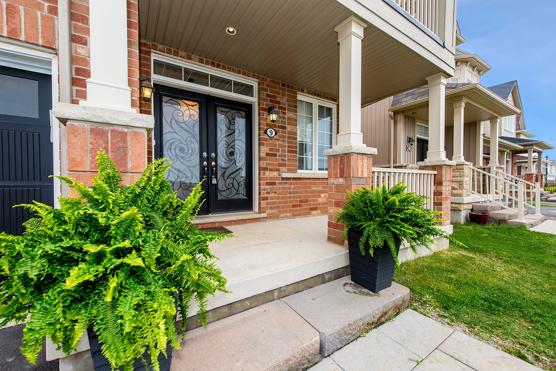 9 Binhaven Boulevard Hamilton Binbrook Empire Home – Front Steps