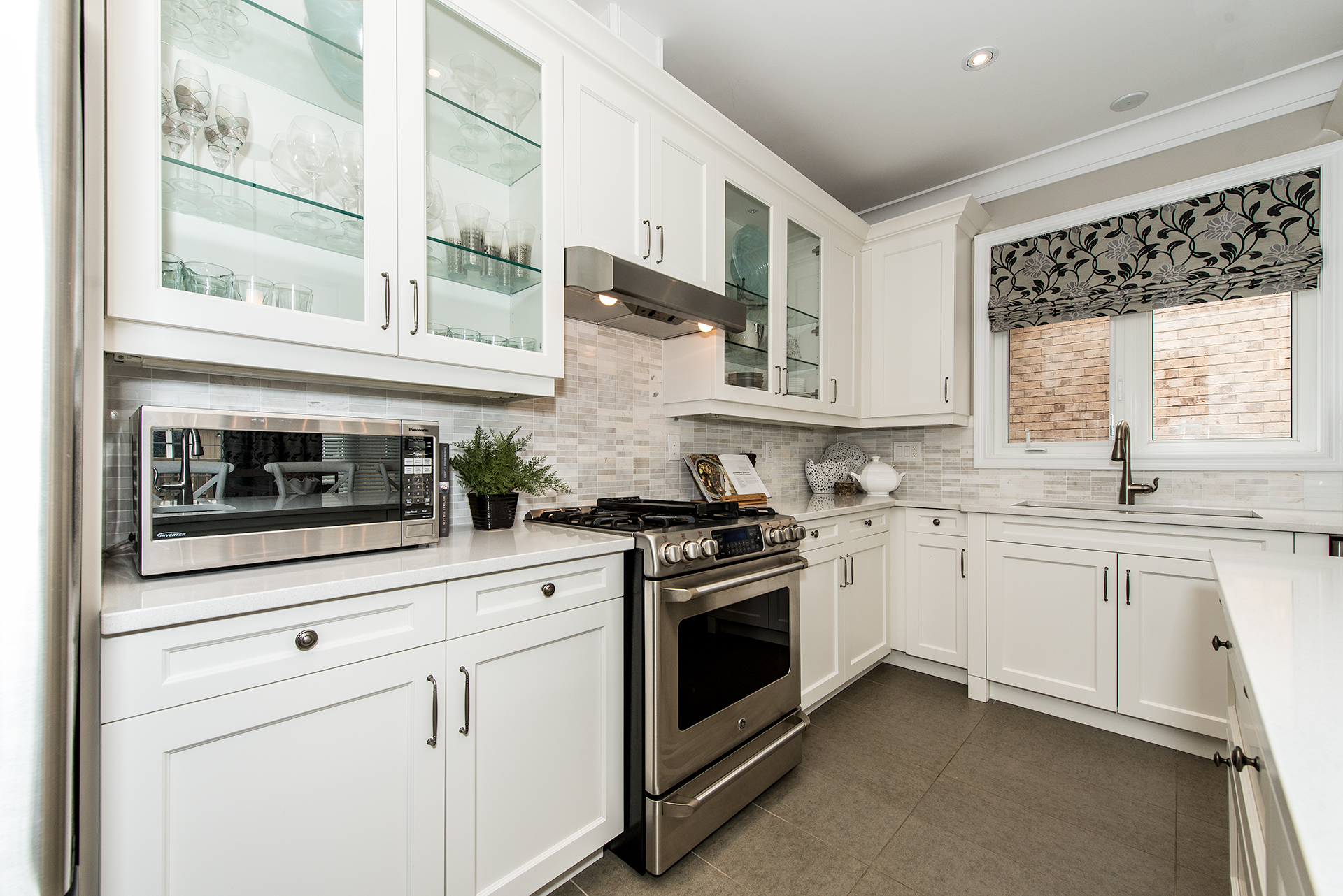 9 Binhaven Boulevard Hamilton Binbrook Empire Home – Kitchen