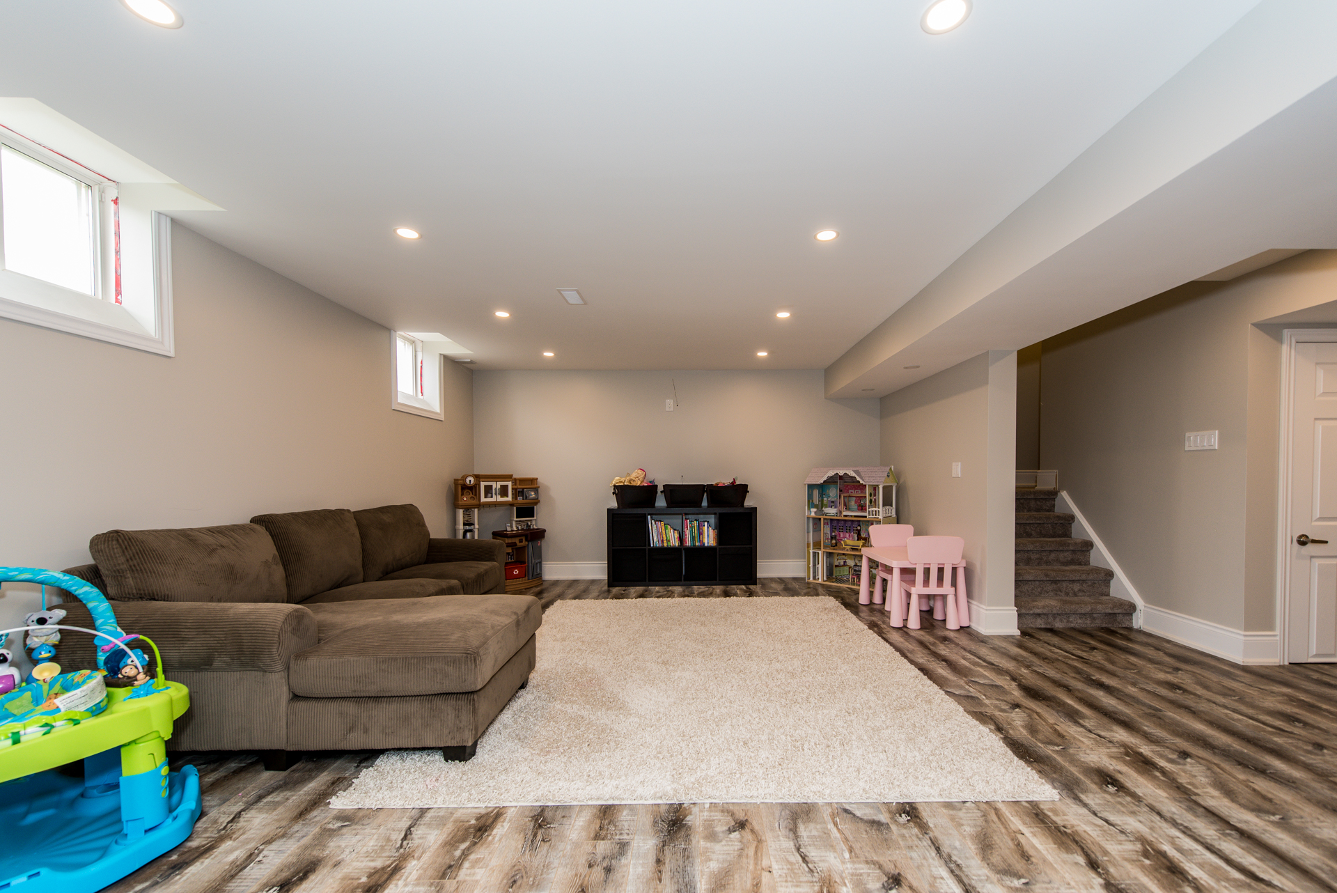 9 Binhaven Boulevard Hamilton Binbrook Empire Home – Finished Basement Sitting Area