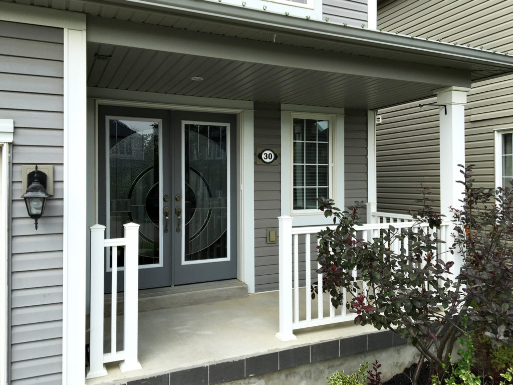 30 Warner Lane, Wyndfield, Brantford, Ontario - Porch