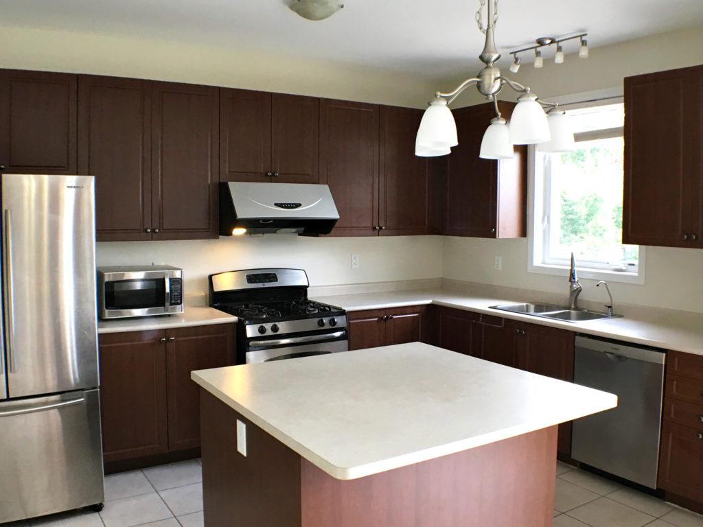 157 Hunter Way, Wyndfield, Brantford, Ontario - Oversized Kitchen